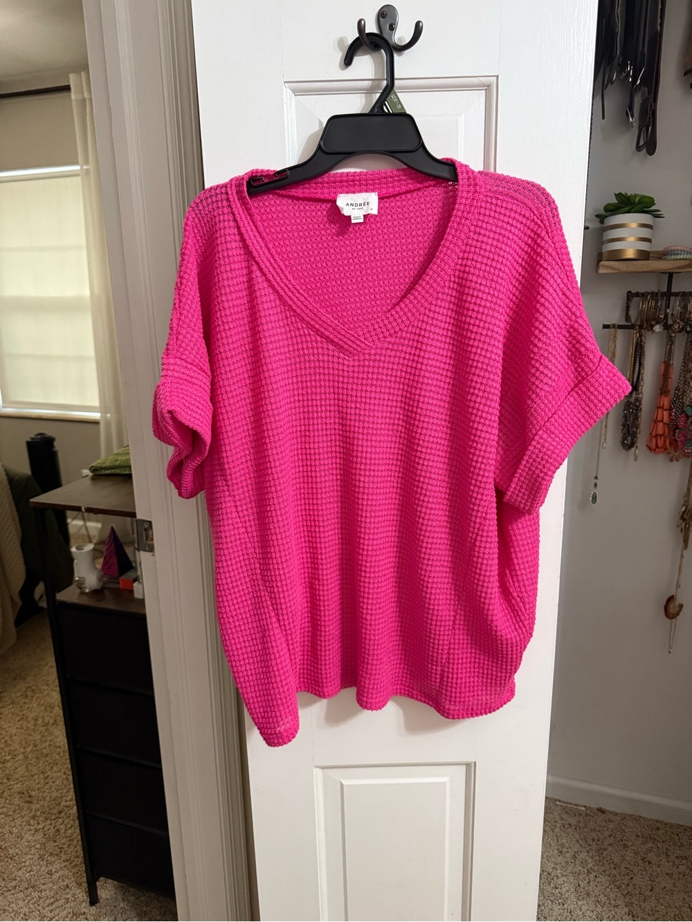 ANDREE BY UNIT Hot Pink Waffle Knit V-Neck Tee